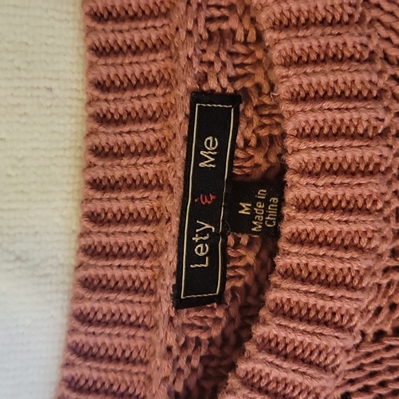 Pink cable knit sweater - Picture 2 of 4